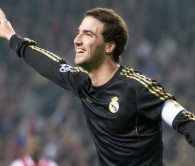 开云官网-迪巴拉之夜，当足球精灵闯入NBA总决赛