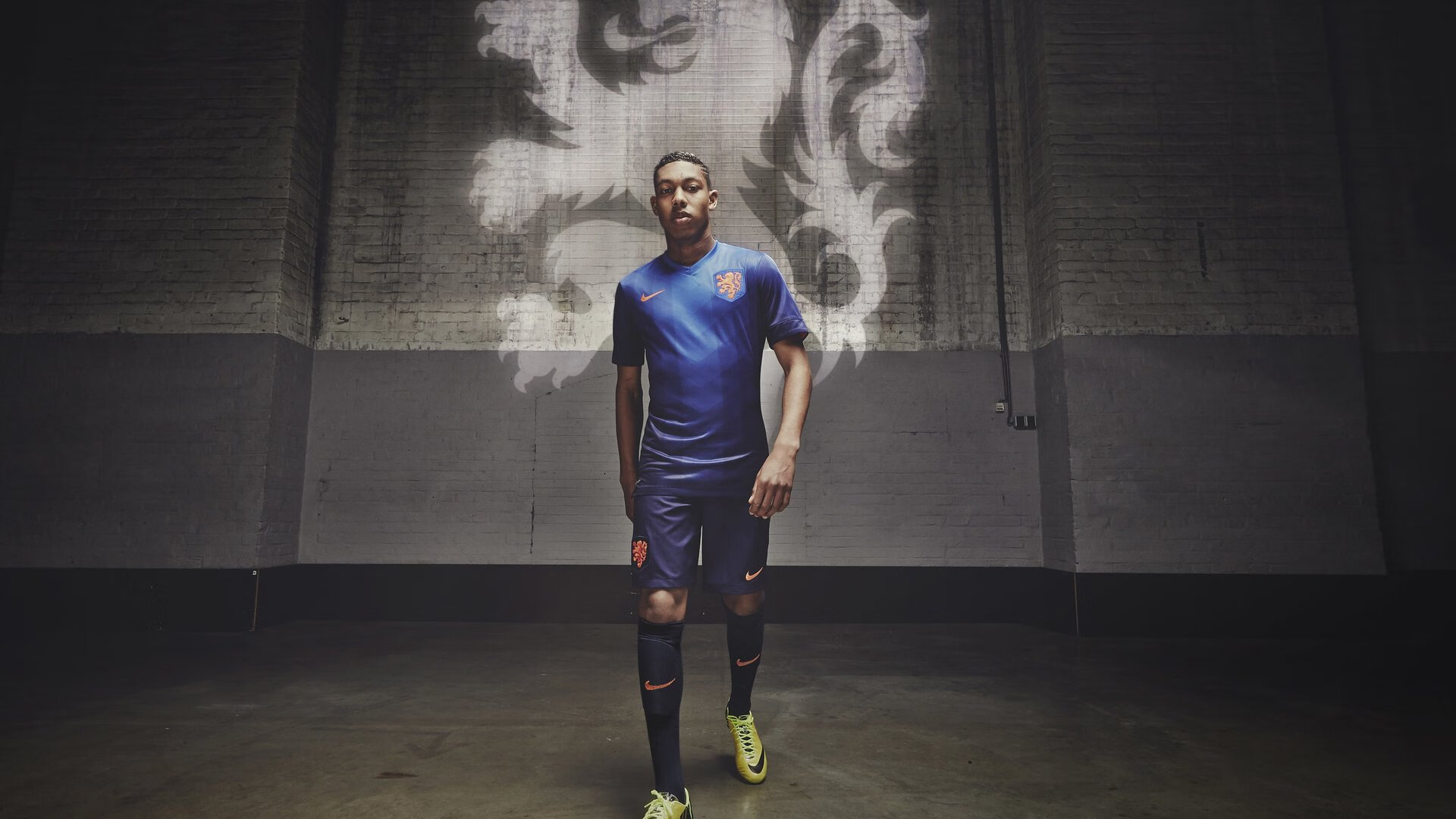 北京队强势拿下老鹰,浓眉成为关键先生,当东方铁壁筑起时,亚特兰大的翅膀便折了