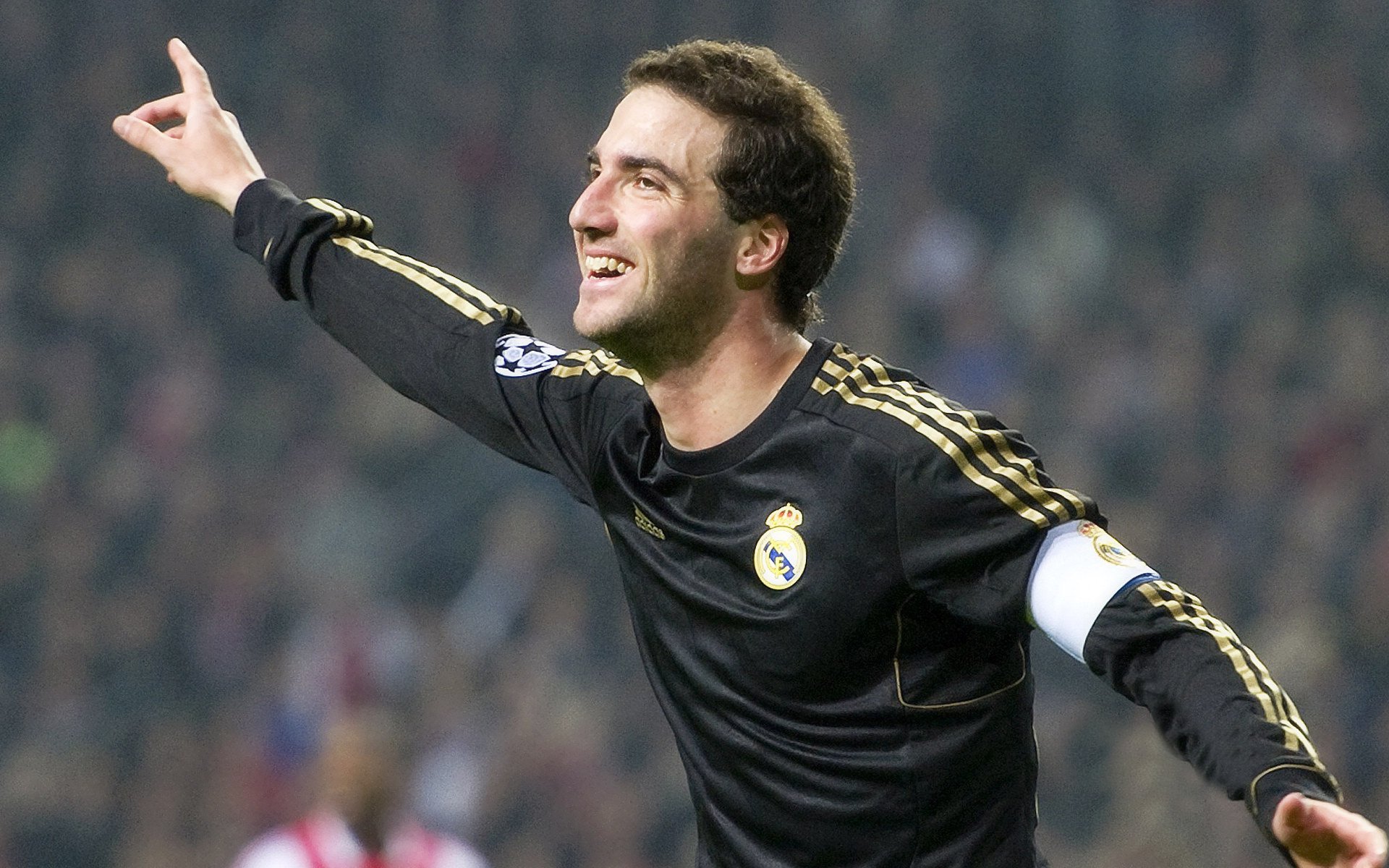 英超争冠焦点战，当足球的狂想曲遇见篮球的东方变奏